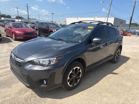 Used 2022 Subaru Crosstrek 2.0i Premium w/ Moonroof Package AWD/4WD image 1