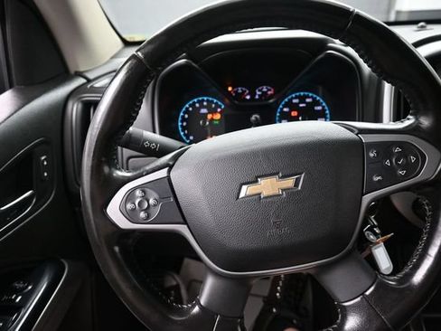 Used 2017 Chevrolet Colorado LT w/ LT Convenience Package RWD image 8