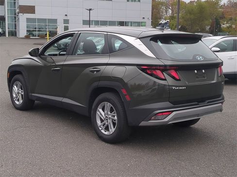Certified 2025 Hyundai Tucson SE image 5