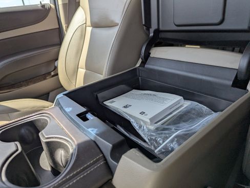 Certified 2020 Chevrolet Suburban LT AWD/4WD image 26