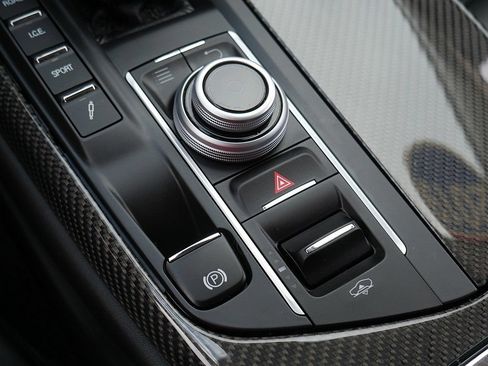 Used 2019 Maserati Levante GranLusso AWD/4WD image 46