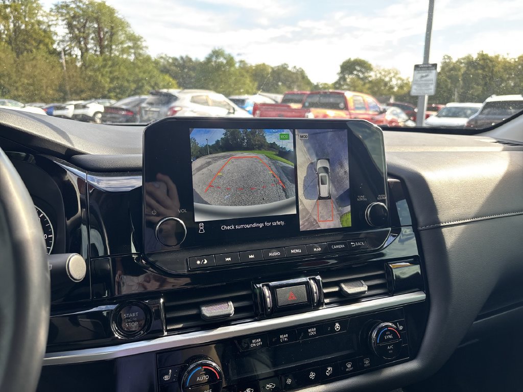 Certified 2025 Nissan Pathfinder SL AWD/4WD image 30