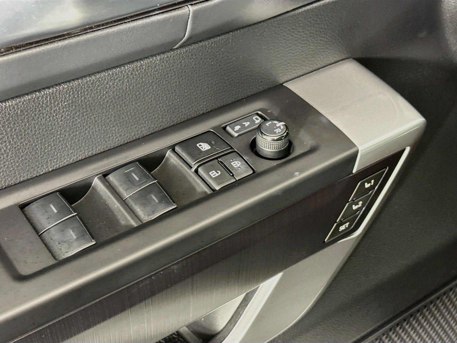 Used 2023 Toyota Tundra Platinum AWD/4WD image 28