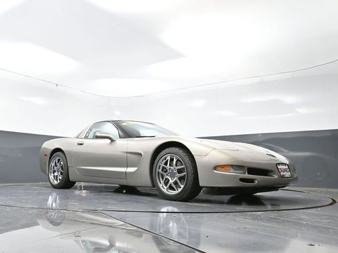 Used 2000 Chevrolet Corvette Coupe w/ Memory Pkg image 39