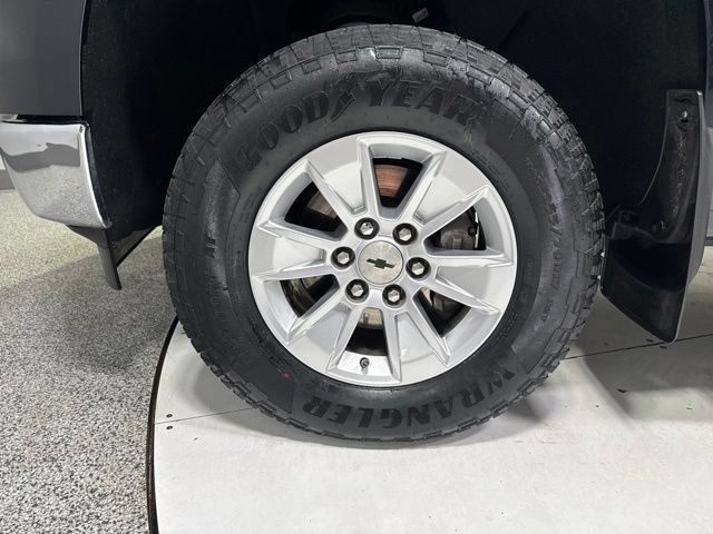 Used 2022 Chevrolet Silverado 1500 LT AWD/4WD image 7