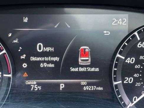 Used 2021 Toyota Highlander XLE AWD/4WD image 25