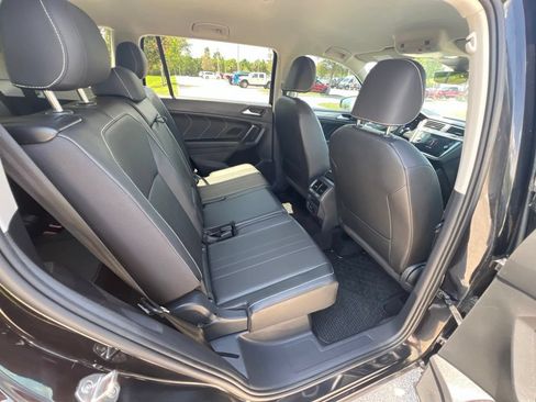 Used 2023 Volkswagen Tiguan SE FWD image 14