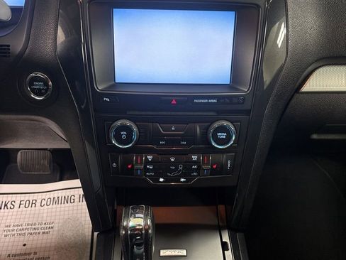 Used 2016 Ford Explorer XLT w/ Equipment Group 202A FWD image 12
