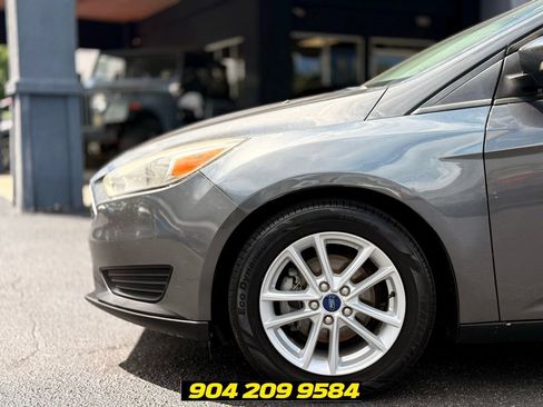 Used 2017 Ford Focus SE FWD image 10