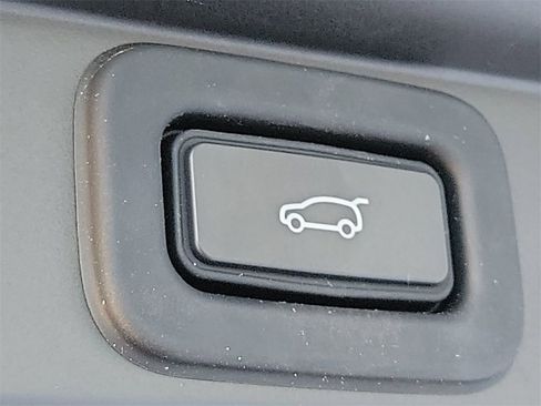 Used 2023 Land Rover Range Rover SE image 12