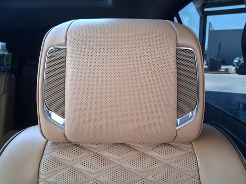 Used 2023 Cadillac Escalade Premium Luxury w/ LPO, Floor Liner Package RWD image 20