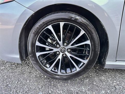 Used 2020 Toyota Camry SE image 9
