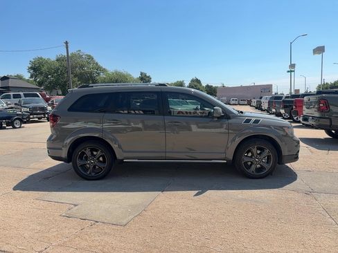 Used 2020 Dodge Journey Crossroad w/ Popular Equipment Group FWD image 5