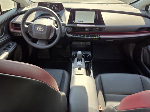 Used 2025 Toyota Prius Plug-In Hybrid FWD image 12