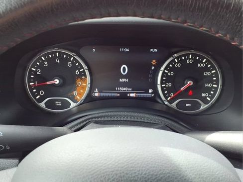 Used 2016 Jeep Renegade Trailhawk AWD/4WD image 18