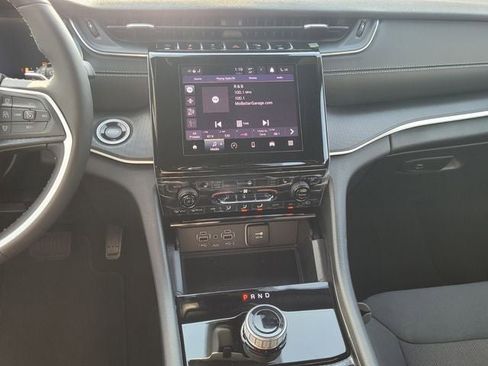 New 2025 Jeep Grand Cherokee L Laredo w/ Luxury Tech Group I image 17