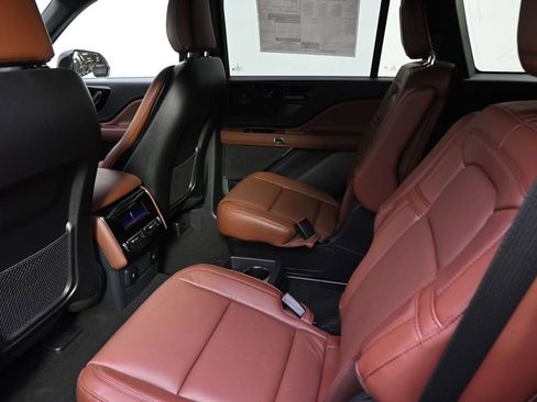 New 2026 Lincoln Aviator Reserve w/ Jet Appearance Package AWD/4WD image 21