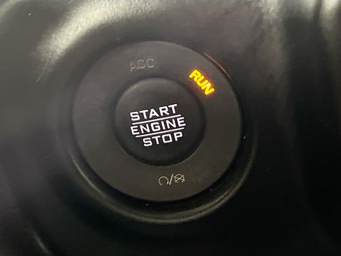 Used 2022 Jeep Wrangler Unlimited Sport AWD/4WD image 23
