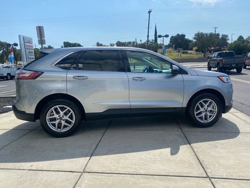 Used 2024 Ford Edge SEL image 9