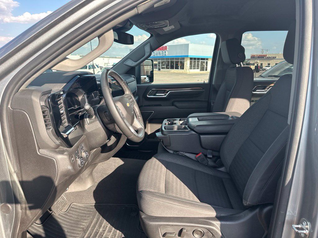 Used 2024 Chevrolet Silverado 2500 LT w/ Convenience Package AWD/4WD image 6