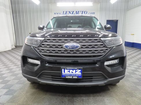 Used 2024 Ford Explorer XLT w/ XLT Sport Appearance Package AWD/4WD image 36