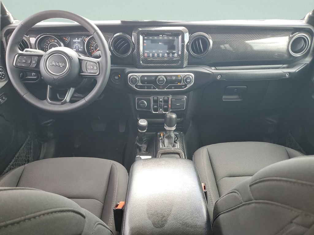 Used 2023 Jeep Gladiator Sport AWD/4WD image 11