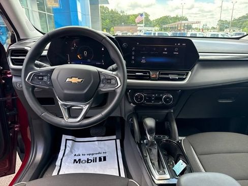 Used 2024 Chevrolet TrailBlazer LT w/ Convenience Package FWD image 21