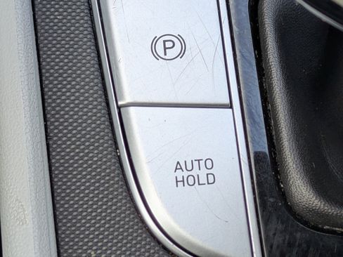 Certified 2025 Hyundai Elantra Limited image 26