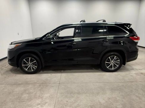 Used 2017 Toyota Highlander XLE image 8
