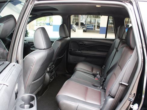 Used 2025 Honda Passport Black Edition image 12