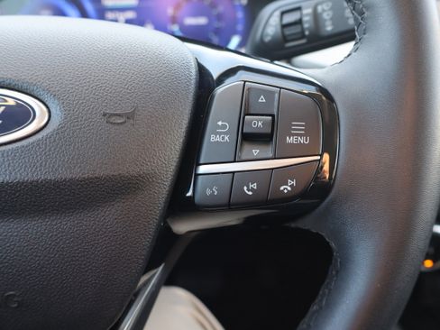 Used 2022 Ford Escape SEL w/ Technology Package image 17