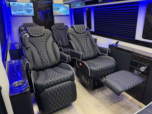 Used 2024 Mercedes-Benz Sprinter 3500 image 18