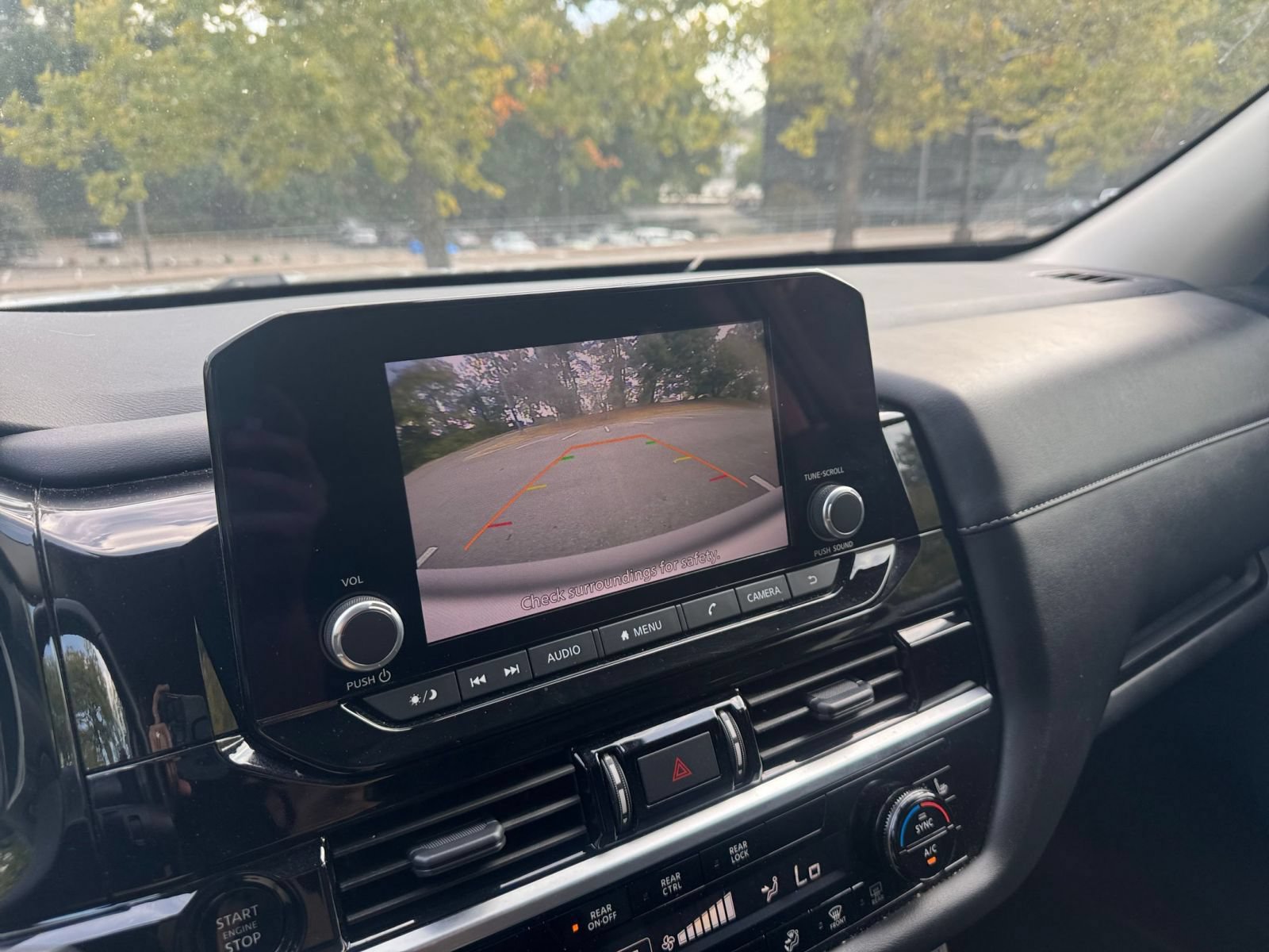 Used 2025 Nissan Pathfinder SV AWD/4WD image 25