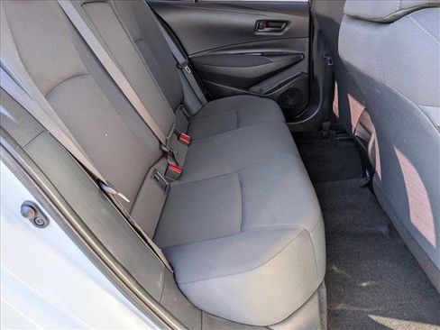Used 2022 Toyota Corolla LE image 19