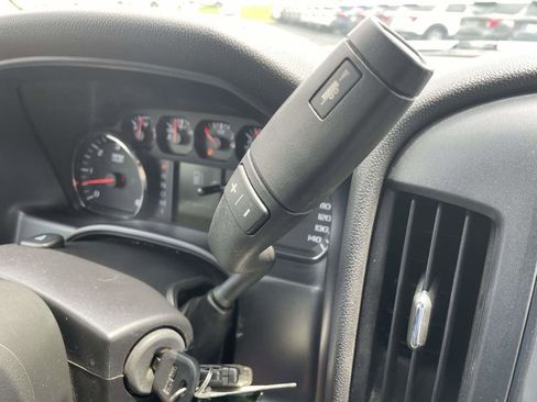 Used 2015 GMC Sierra 2500 2WD Double Cab w/ Sierra Convenience Package image 17