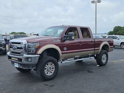 Used 2011 Ford F250 Lariat w/ Lariat Interior Pkg AWD/4WD image 2