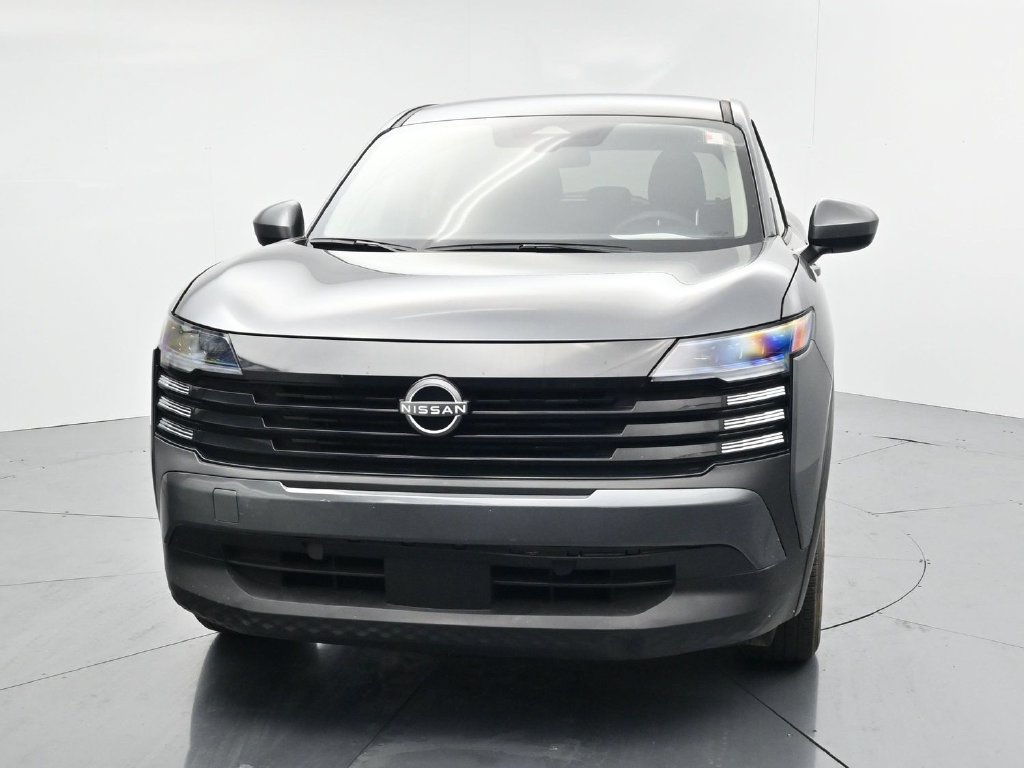 Used 2025 Nissan Kicks SV w/ Illumination Package AWD/4WD image 3