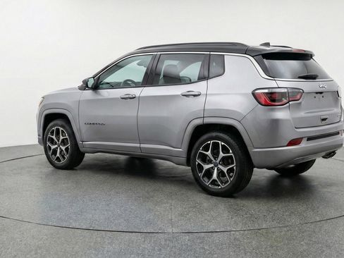 Used 2025 Jeep Compass Limited AWD/4WD image 6