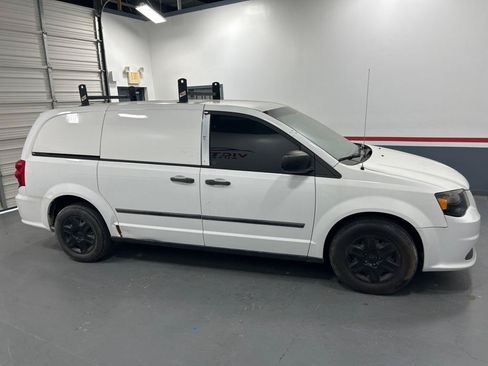 Used 2014 RAM C/V Tradesman w/ UConnect Hands-Free Group FWD image 6