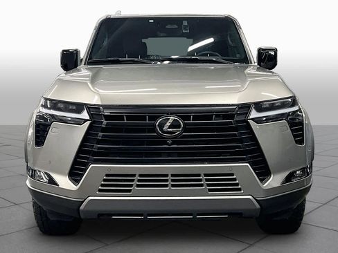 Used 2024 Lexus GX 550 image 3