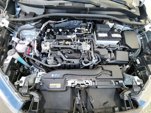 Used 2024 Toyota Corolla Cross LE image 12