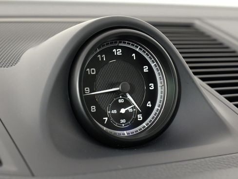 Used 2025 Porsche Macan image 53