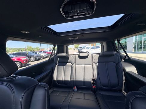 New 2026 Jeep Grand Wagoneer L Limited AWD/4WD image 37