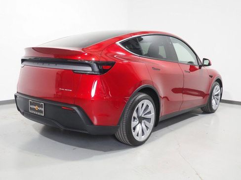 Used 2026 Tesla Model Y Long Range image 7