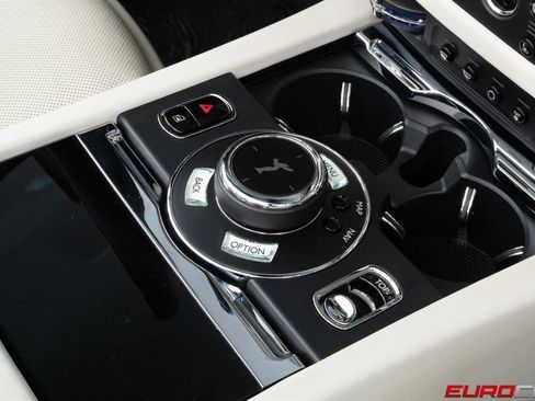 Used 2018 Rolls-Royce Dawn image 35