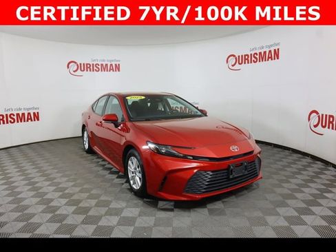 Used 2025 Toyota Camry LE image 13