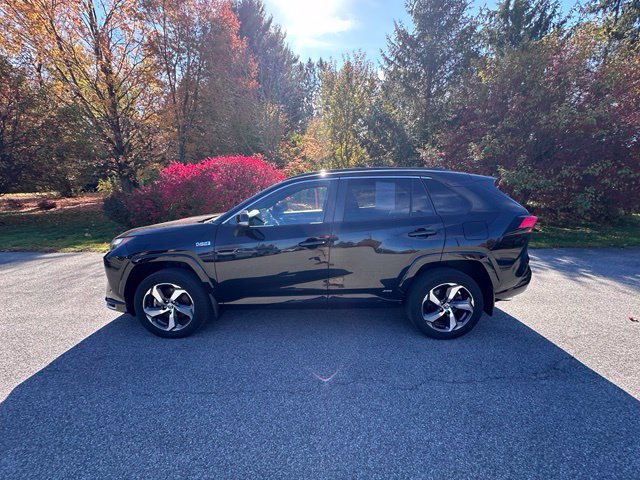 Used 2022 Toyota RAV4 SE w/ Weather & Moonroof Package AWD/4WD image 6
