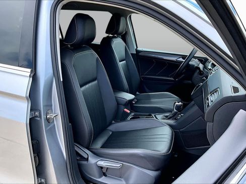 Used 2022 Volkswagen Tiguan SE FWD image 8