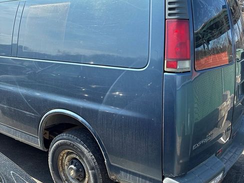 Used 1999 Chevrolet Express 3500 Extended RWD image 6
