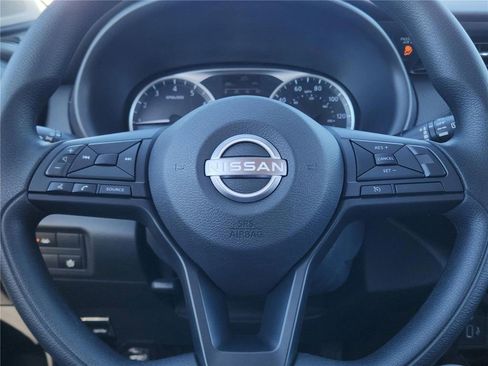 New 2025 Nissan Kicks Play S image 16